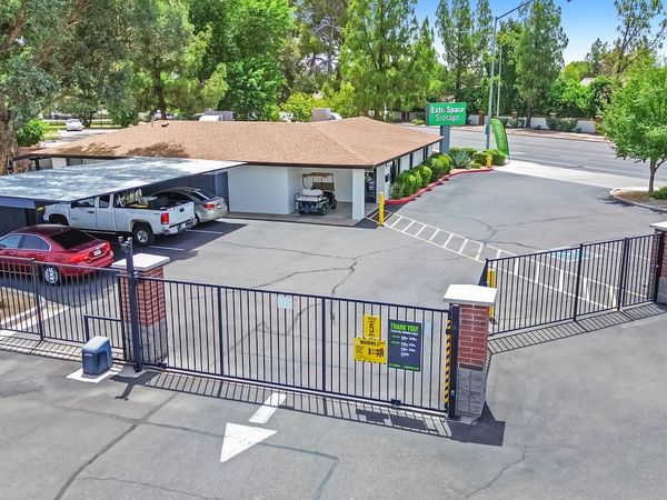 Extra Space Storage facility at 4550 E Southern Ave - Mesa, AZ