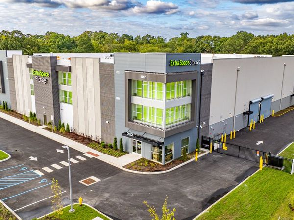Extra Space Storage facility at 517 N White Horse Pike - Magnolia, NJ
