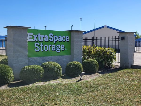 Extra Space Storage facility at 330 S Garoffolo Blvd - Lebanon, IN