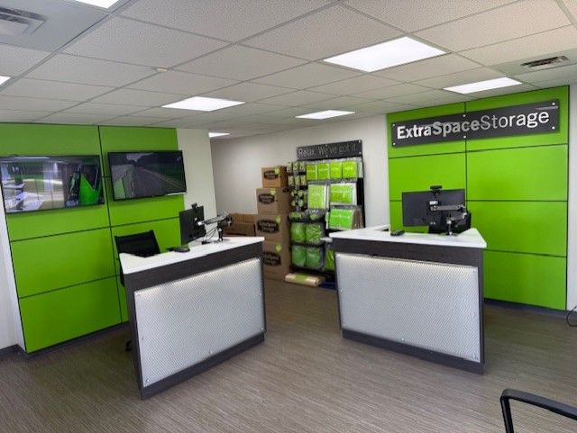 Extra Space Storage  707 E McKinley Ave in Mishawaka, IN