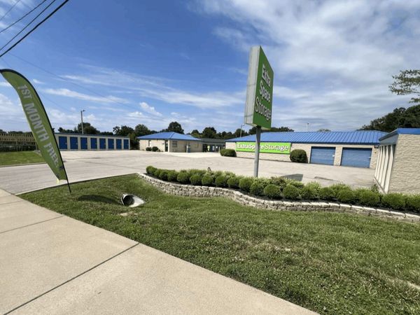 Extra Space Storage facility at 2307 Grant Line Rd - New Albany, IN