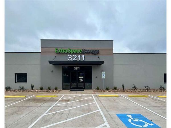 Extra Space Storage facility at 3211 Falling Creek Rd - Hickory, NC
