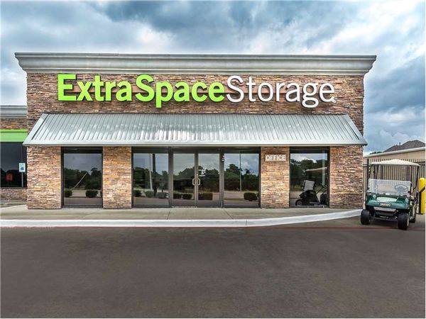 Extra Space Storage facility at 5104 14th St - Plano, TX