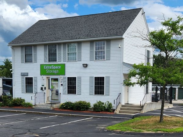 Extra Space Storage facility at 11 Integra Dr - Concord, NH