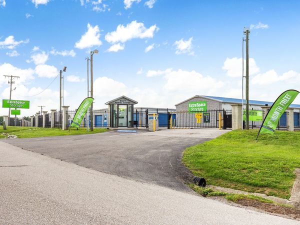 Extra Space Storage facility at 1356 W 150 S - Princeton, IN