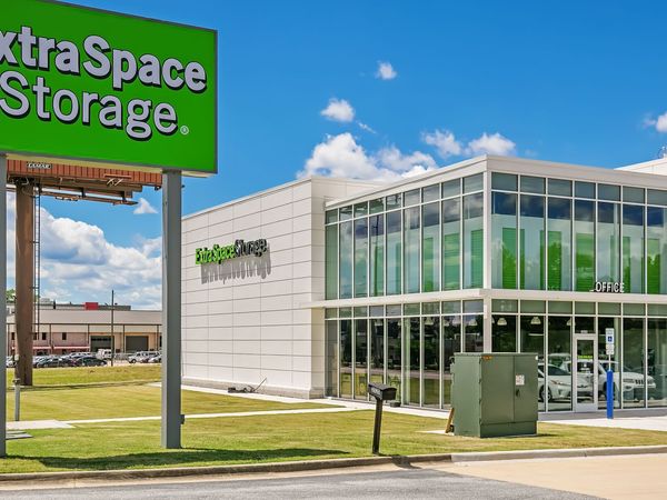 Extra Space Storage facility at 2020 S College St - Auburn, AL