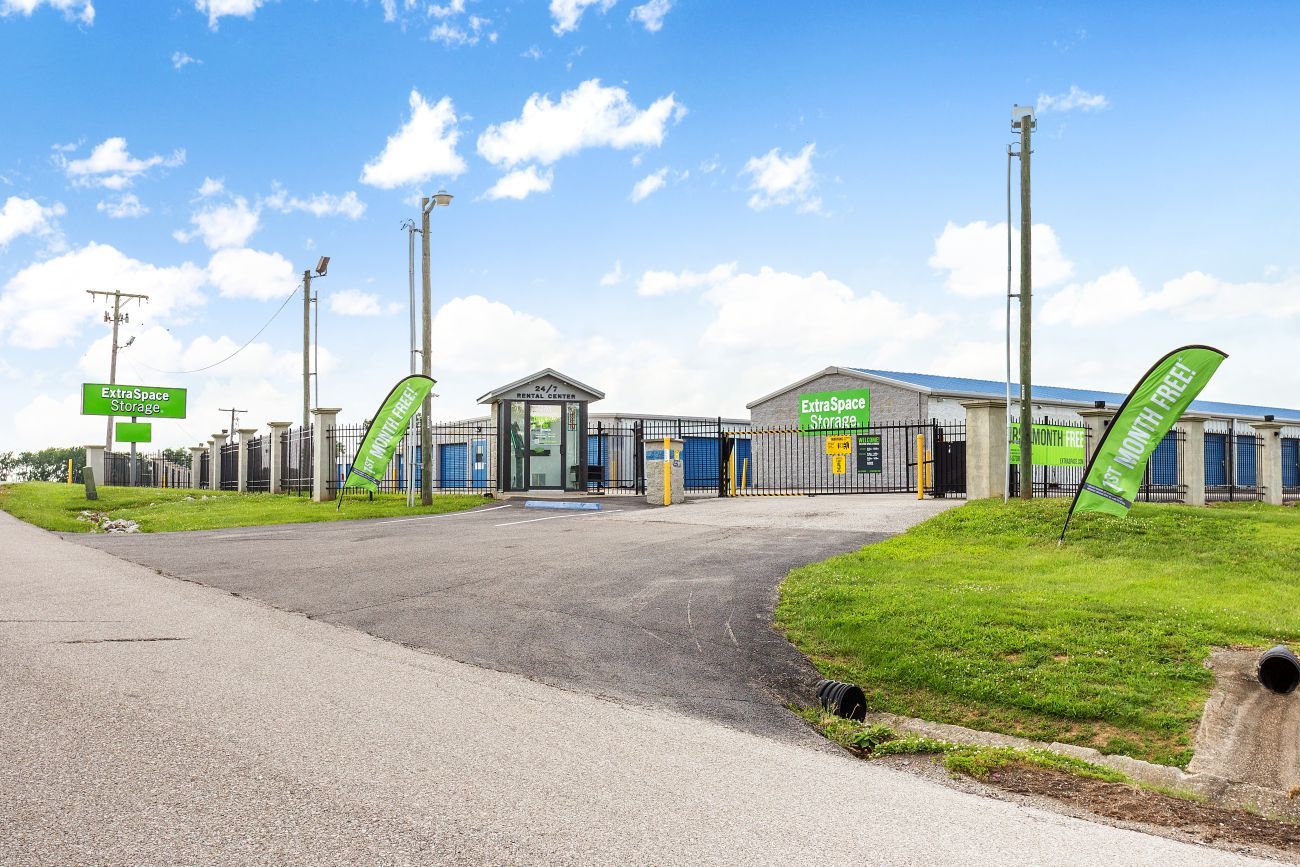 10×40 Parking Lot & Garage in Princeton, IN 1356 W 150 S Princeton, Indiana