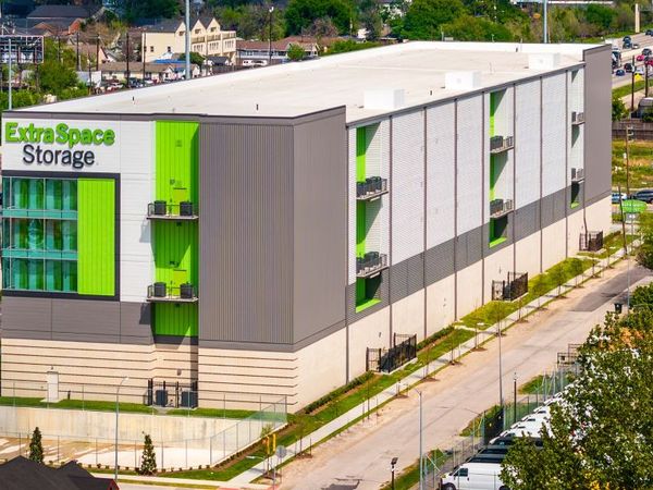 Extra Space Storage facility at 502 North Loop - Houston, TX