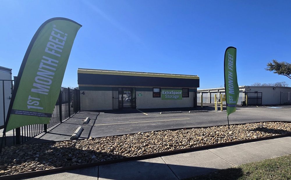 20×10 Self Storage Unit in San Antonio, TX 2235 S WW White Rd San Antonio, Texas