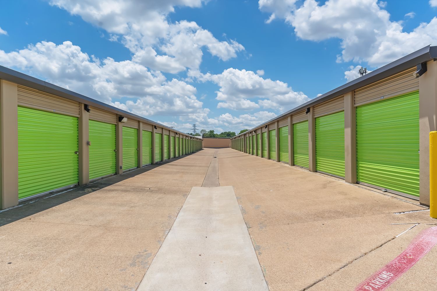 Extra Space Storage  5575 Davis Blvd in North Richland Hills, TX