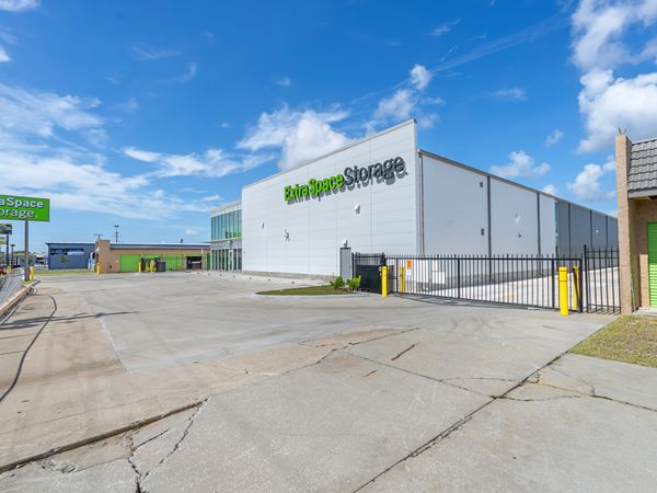 Extra Space Storage facility at 801 N Cocoa Blvd - Cocoa, FL