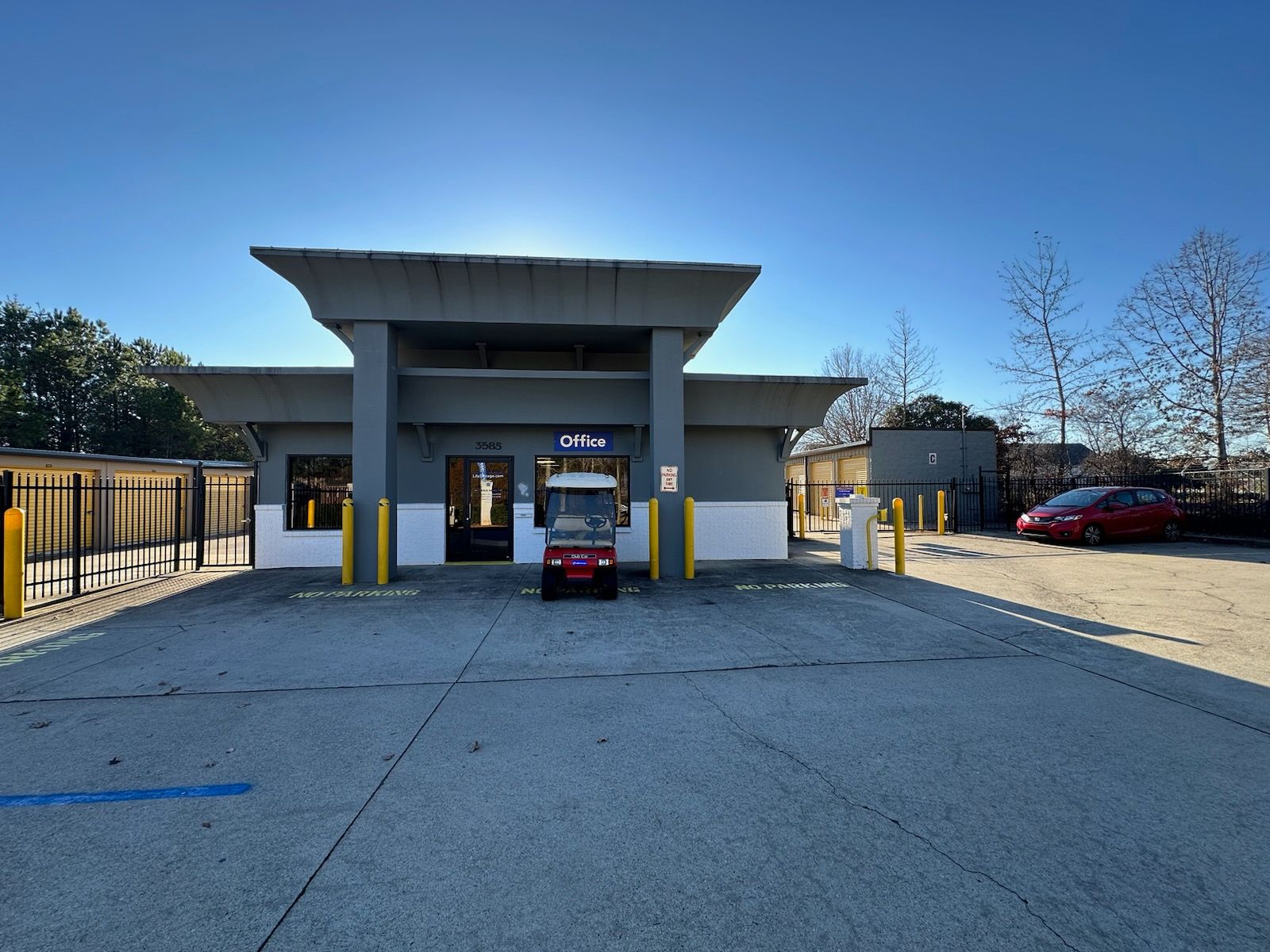 Extra Space Storage  3585 Hutchinson Rd in Cumming, GA