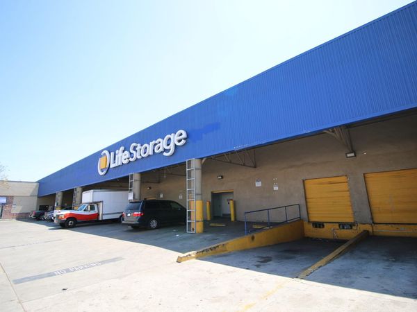 Extra Space Storage facility at 700 E Slauson Ave - Los Angeles, CA