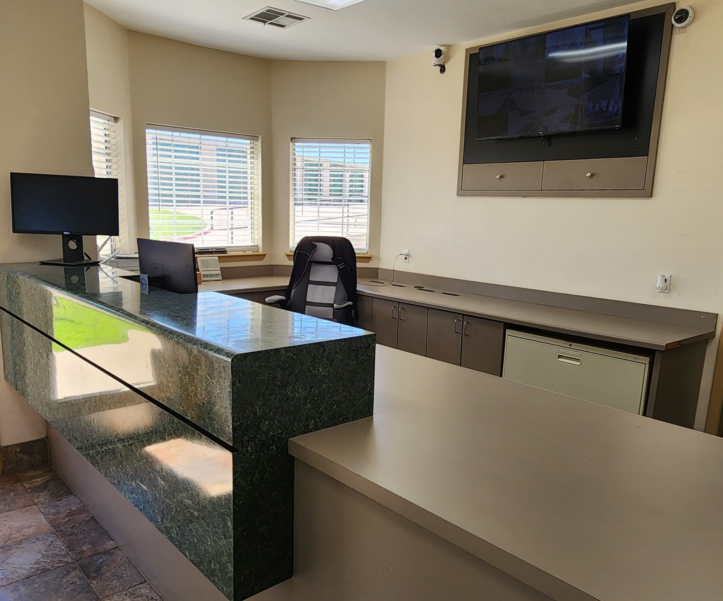 20×10 Garage in Bedford, TX 2905 Crystal Springs Bedford, Texas 3