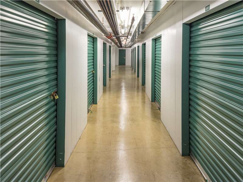 Extra Space Storage  35 S Dove St in Alexandria, VA