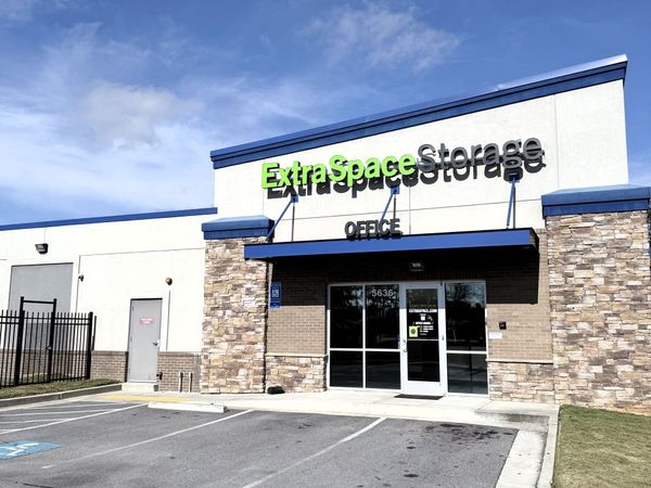 Extra Space Storage facility at 5636 Redan Rd - Stone Mountain, GA