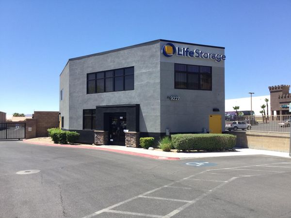 Life Storage facility on 9227 W Flamingo Rd - Las Vegas, NV