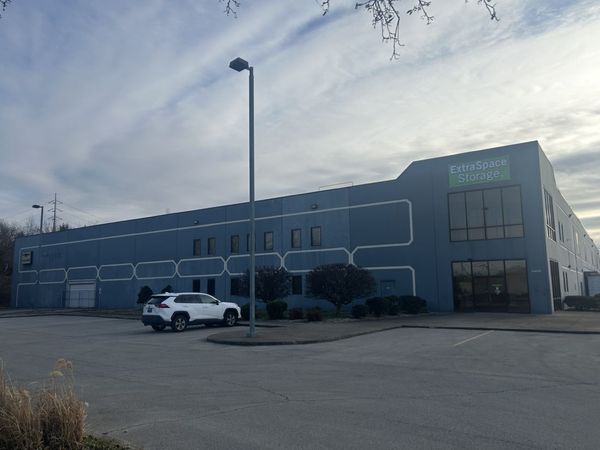 Extra Space Storage facility at 3400 Bashford Avenue Ct - Louisville, KY