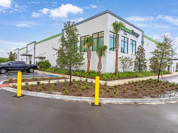 Extra Space Storage facility at 2380 47th St - Vero Beach, FL