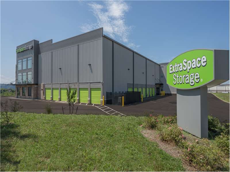 Extra Space Storage  2072 Western Ave in Knoxville, TN