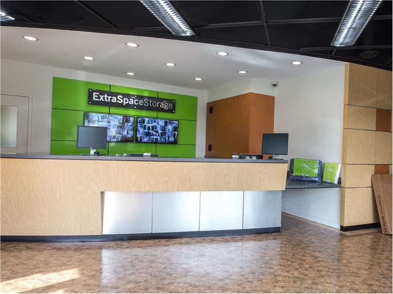 20×10 Garage in Smyrna, GA 2340 Cobb Pkwy SE Smyrna, Georgia 3