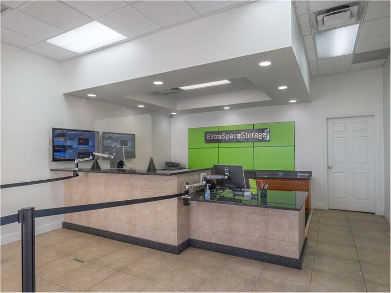 25×12 Garage in Pompano Beach, FL 1000 S Dixie Hwy E Pompano Beach, Florida 3