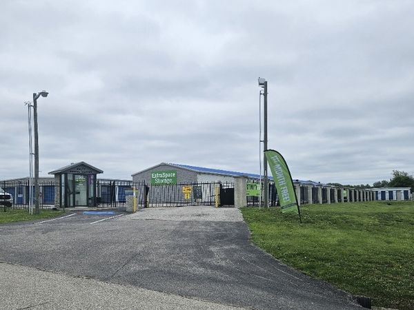 Extra Space Storage facility at 1356 W 150 S - Princeton, IN