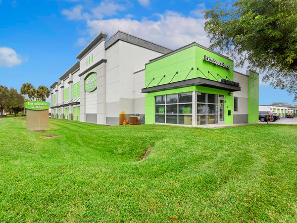 Extra Space Storage facility at 1880 N State Road 7 - Margate, FL