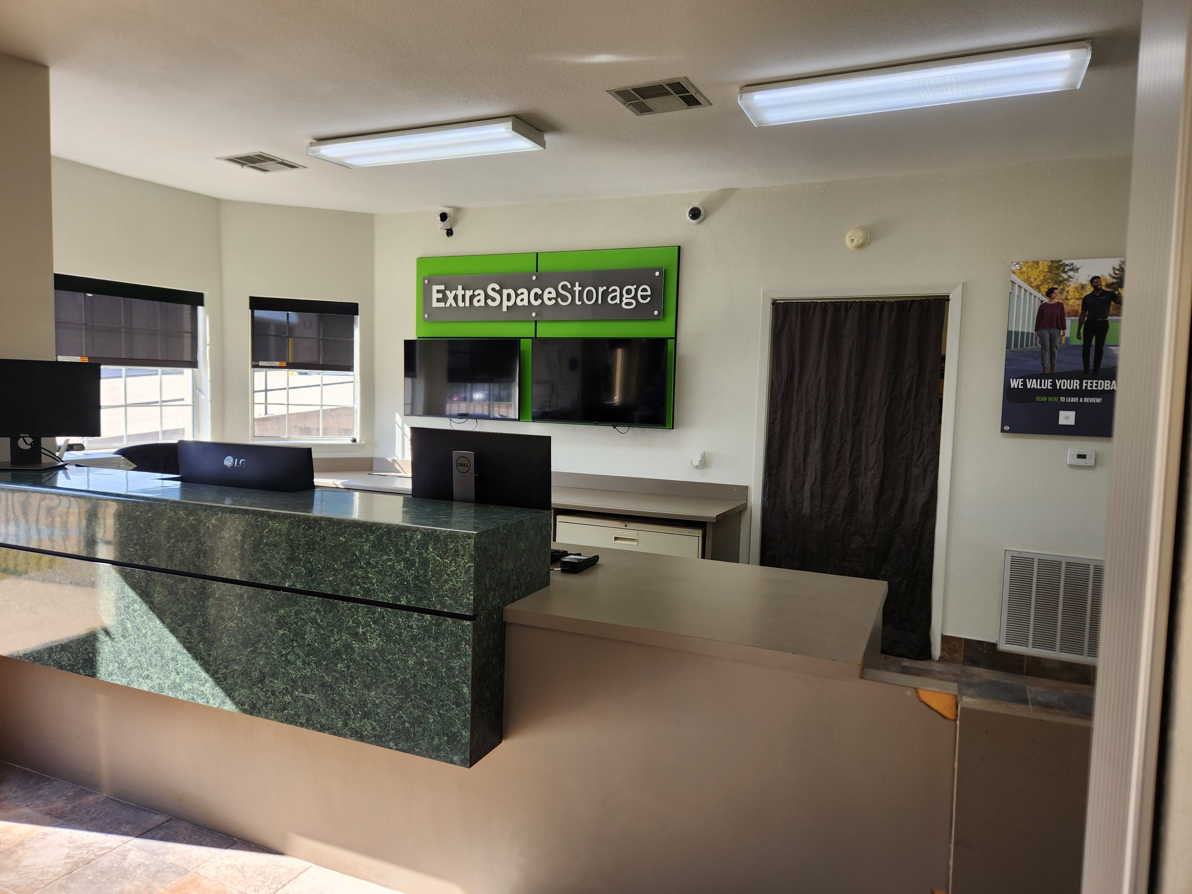 Extra Space Storage in Bedford, TX  2905 Crystal Springs 3