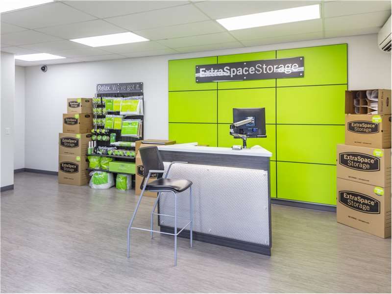 Extra Space Storage  425 Kalanianaole Ave in Hilo, HI