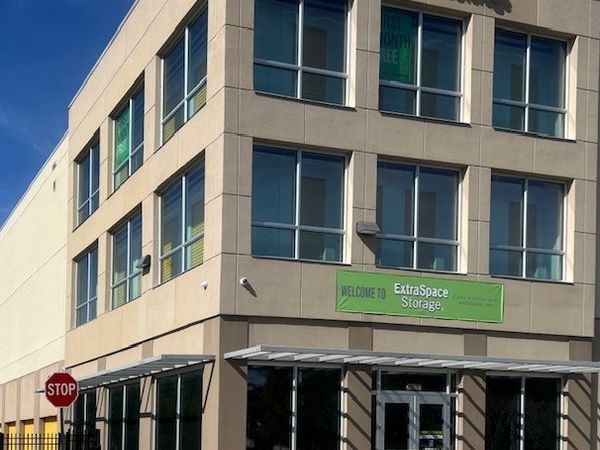 Extra Space Storage facility at 3600 NW 124th Ave - Coral Springs, FL