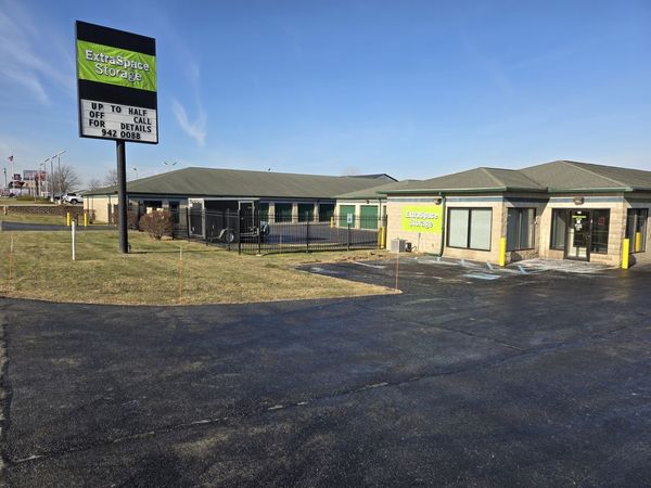 Extra Space Storage facility at 4220 E US Highway 30 - Merrillville, IN