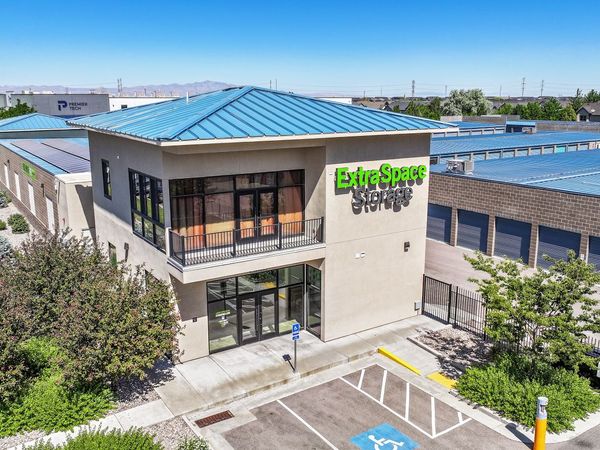 Extra Space Storage facility at 1842 W 2425 S - Woods Cross, UT