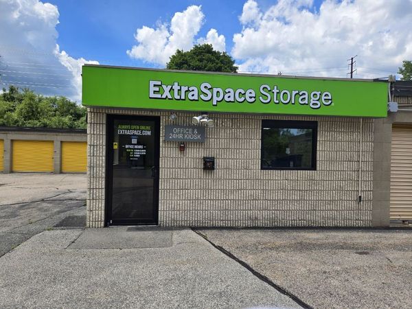 Extra Space Storage facility at 500 Frenchtown Rd - East Greenwich, RI
