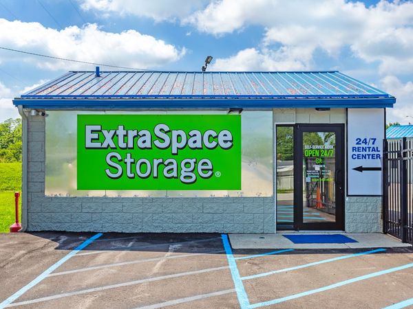 Extra Space Storage facility at 1975 Hawkins Rd - Richmond, IN