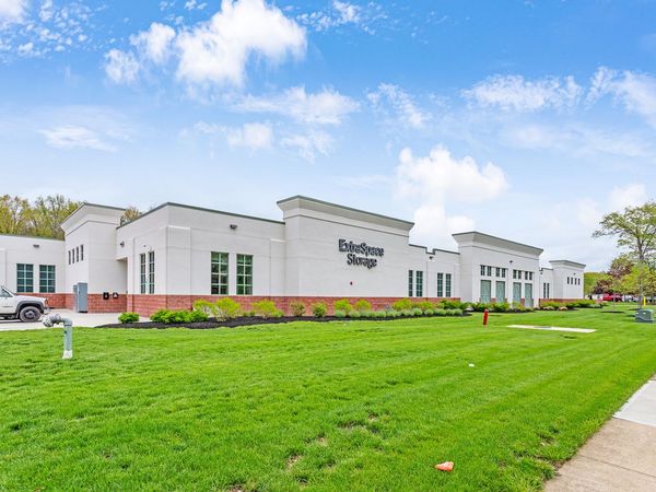 Extra Space Storage facility at 29400 Clemens Rd - Westlake, OH