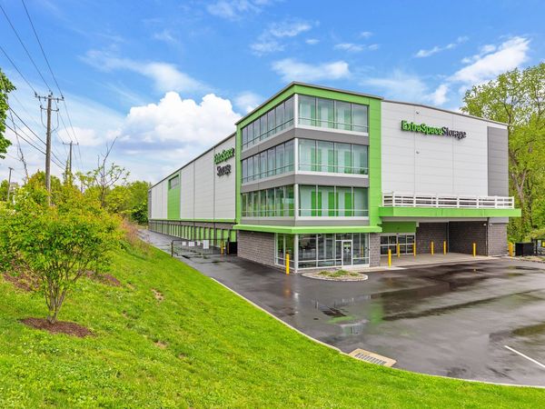 Extra Space Storage facility at 23 Grays Bridge Rd - Brookfield, CT