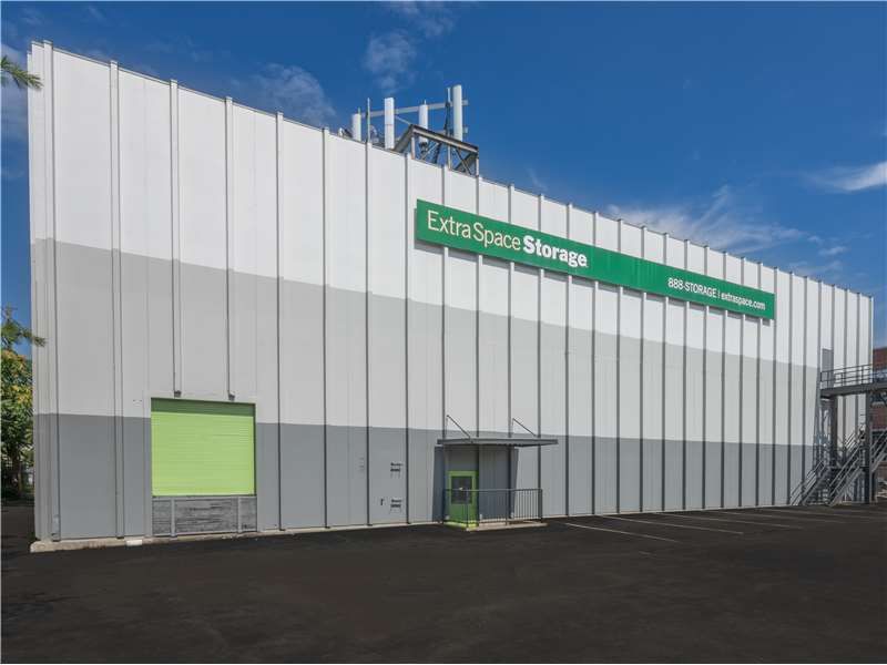 Extra Space Storage  190 Willow St in Waltham, MA