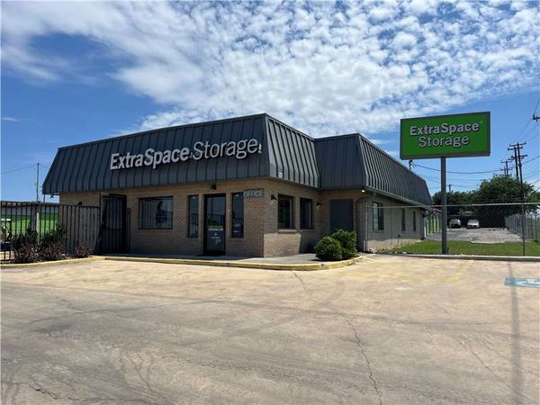 Extra Space Storage facility at 9665 Marbach Rd - San Antonio, TX