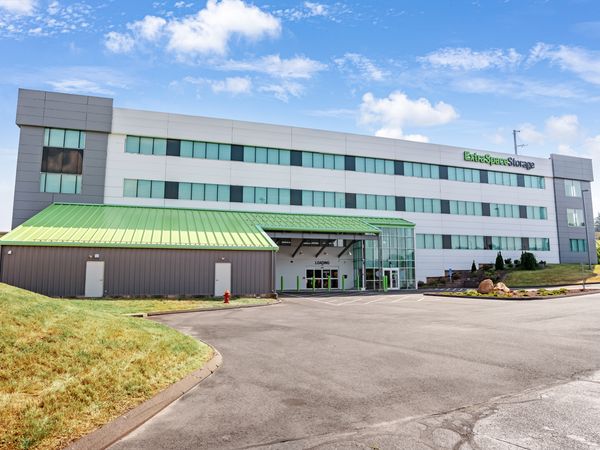 Extra Space Storage facility at 1031 New Britain Ave - West Hartford, CT