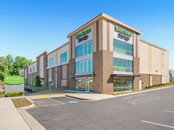 Extra Space Storage facility at 9480 Tara Blvd - Jonesboro, GA