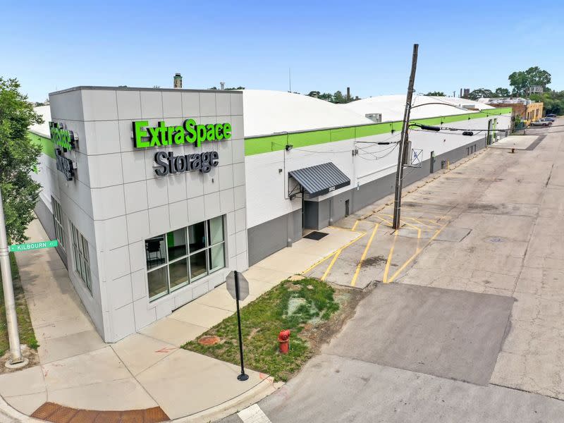 Storage Units in Chicago, IL at 4500 W Grand Ave | Extra Space Storage