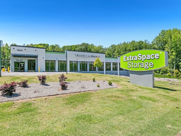 Extra Space Storage facility at 1953 Iris Dr SE - Conyers, GA