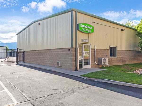 Extra Space Storage facility at 243 S Geneva Rd - Orem, UT