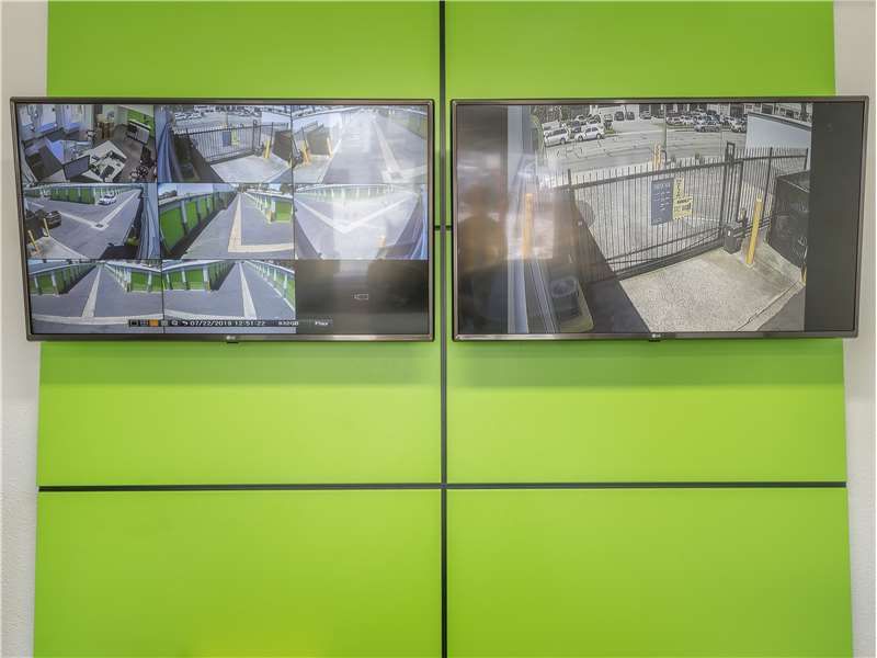 Extra Space Storage  210 Fallon St in Alameda, CA