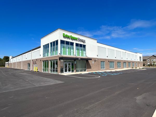 Extra Space Storage facility at 8476 Old Madison Pike - Madison, AL