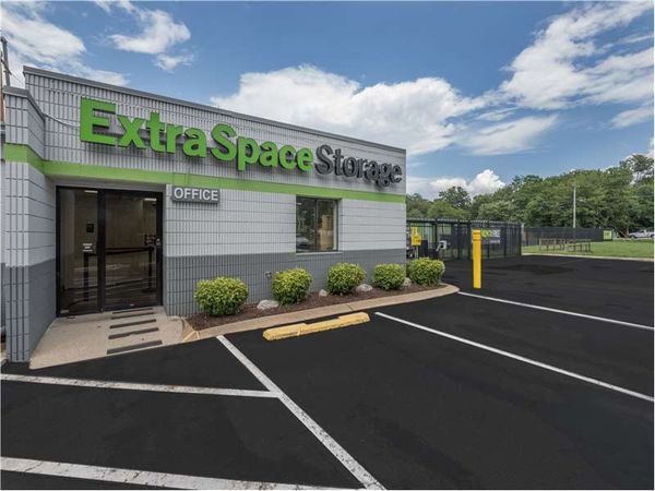 Extra Space Storage facility at 497 Liberty Pike - Franklin, TN