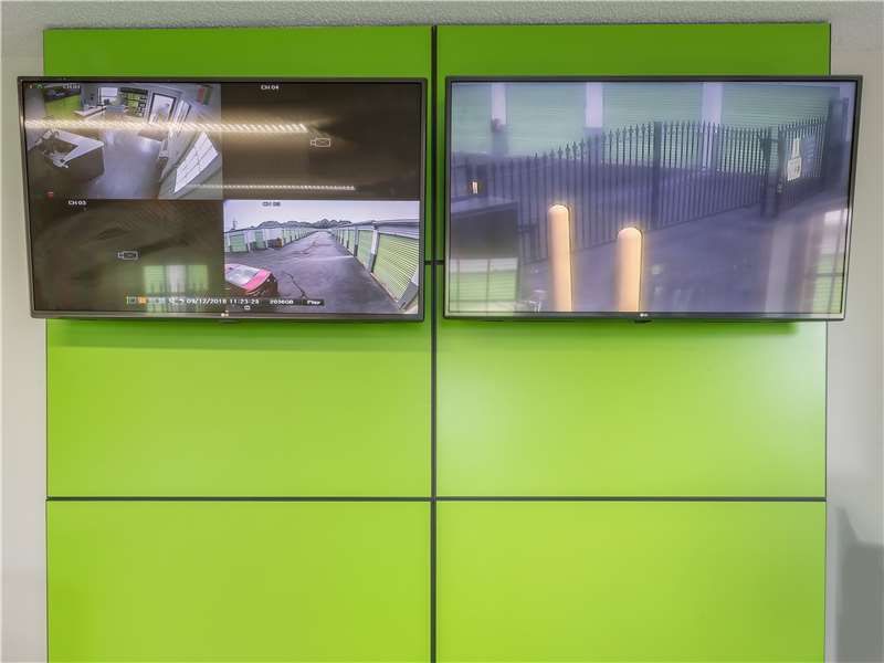 Extra Space Storage  7301 Winchester Rd in Memphis, TN