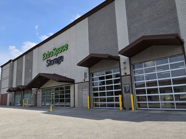 Extra Space Storage facility at 2708 Forgue Dr - Naperville, IL