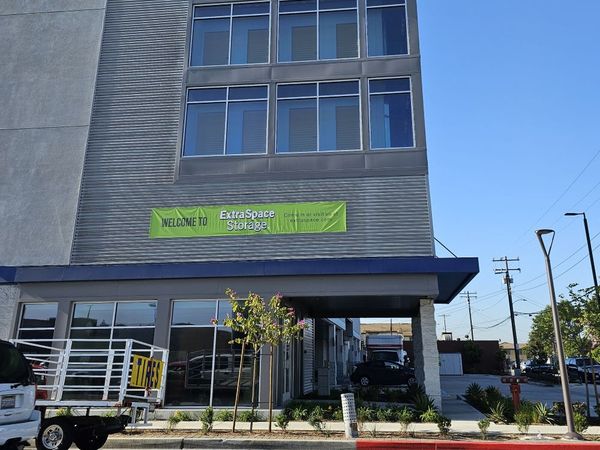 Extra Space Storage facility at 12508 Carson St - Hawaiian Gardens, CA
